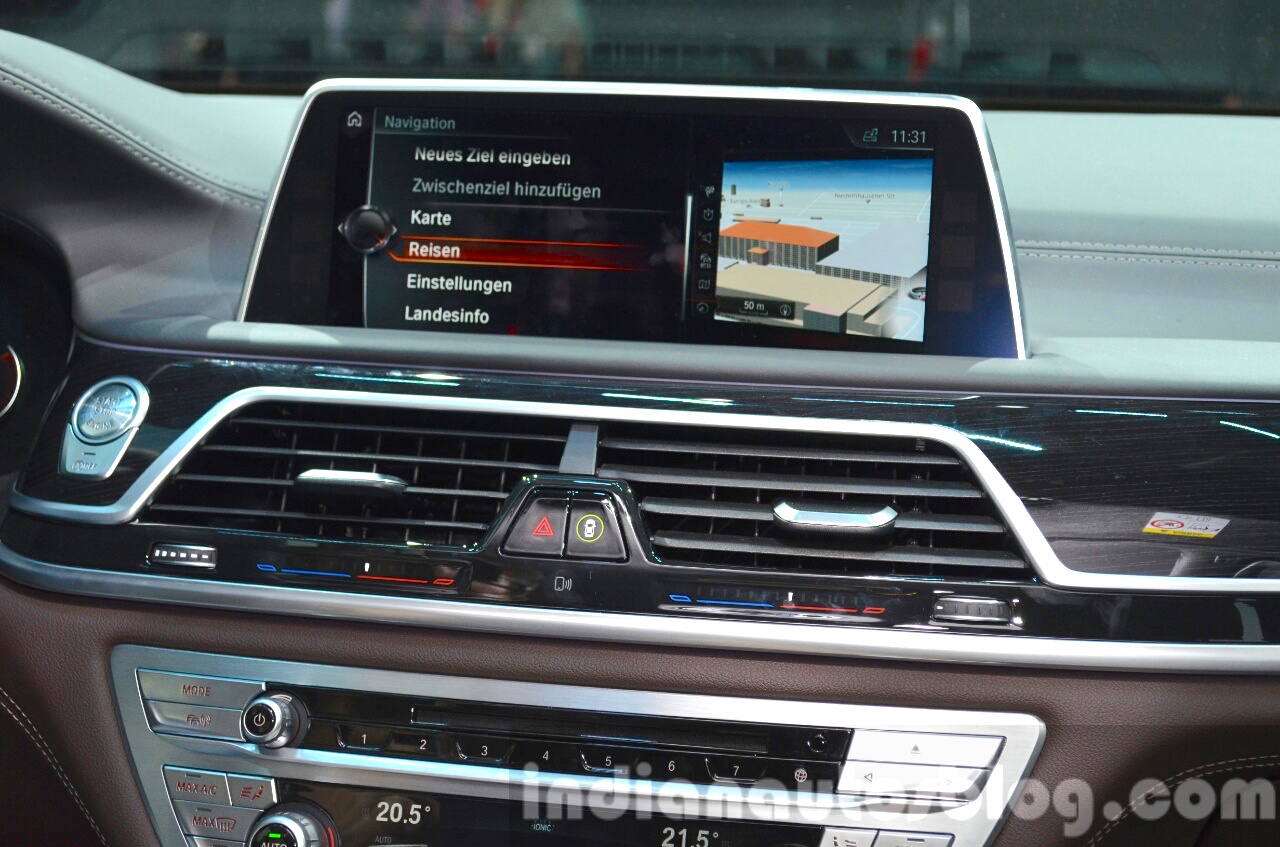 2016 BMW 7 Series MSport iDrive display at the IAA 2015