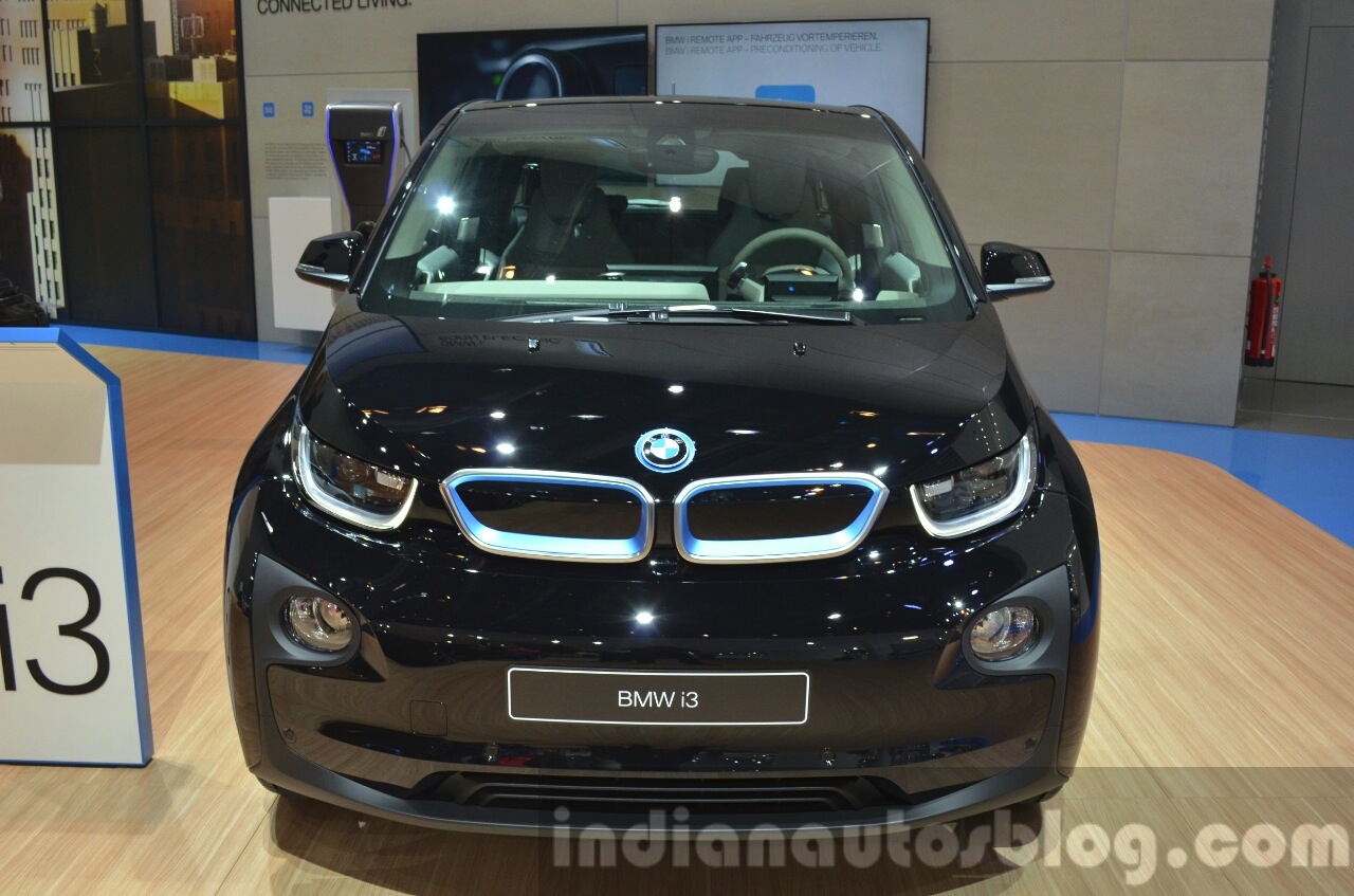 2016 BMW i3 in Fluid Black front at IAA 2015