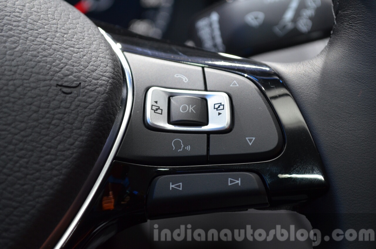 2016 Volkswagen Tiguan steering controls right at IAA 2015