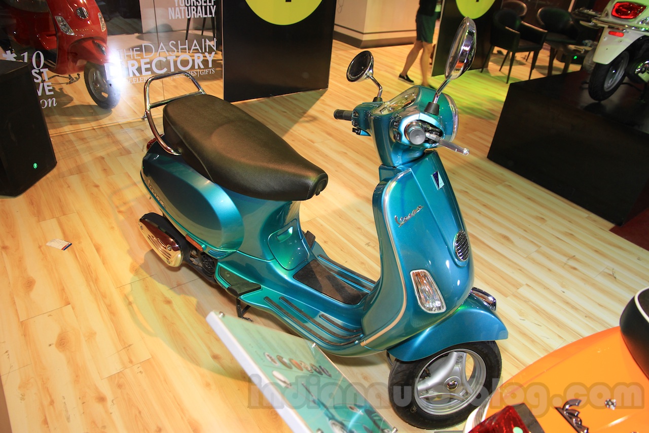 Vespa VX front top turquoise green at Nepal Auto Show 2015