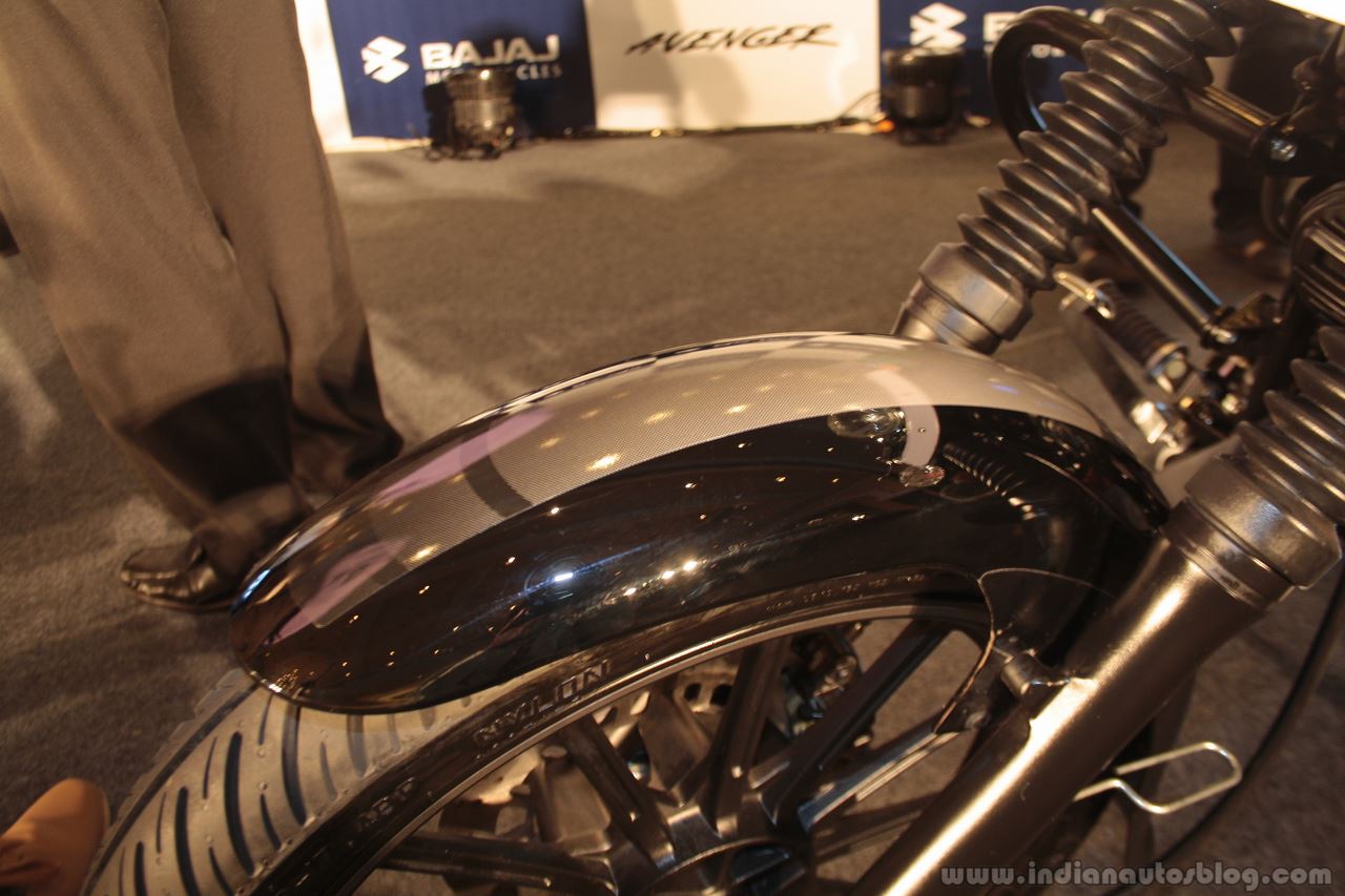 2016 Bajaj Avenger 150 Street front mud guard launched