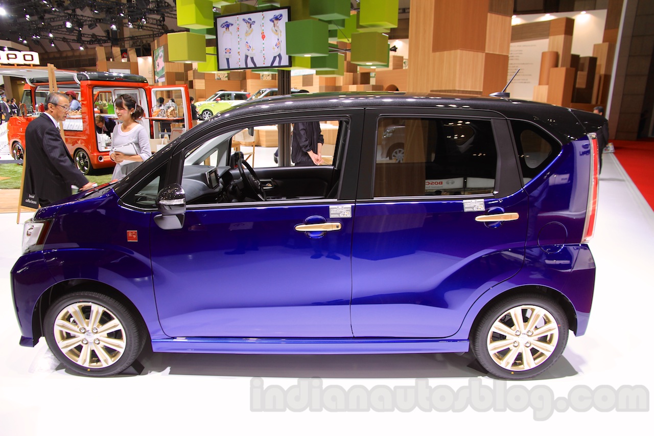 Daihatsu Move Custom side at the 2015 Tokyo Motor Show