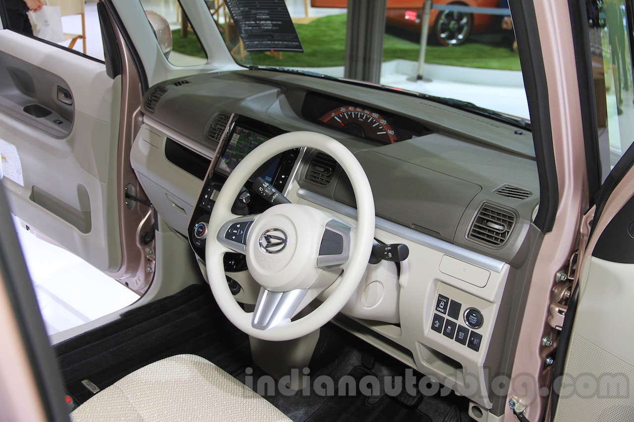 Daihatsu Tanto Welcome Seat interior at the 2015 Tokyo ...
