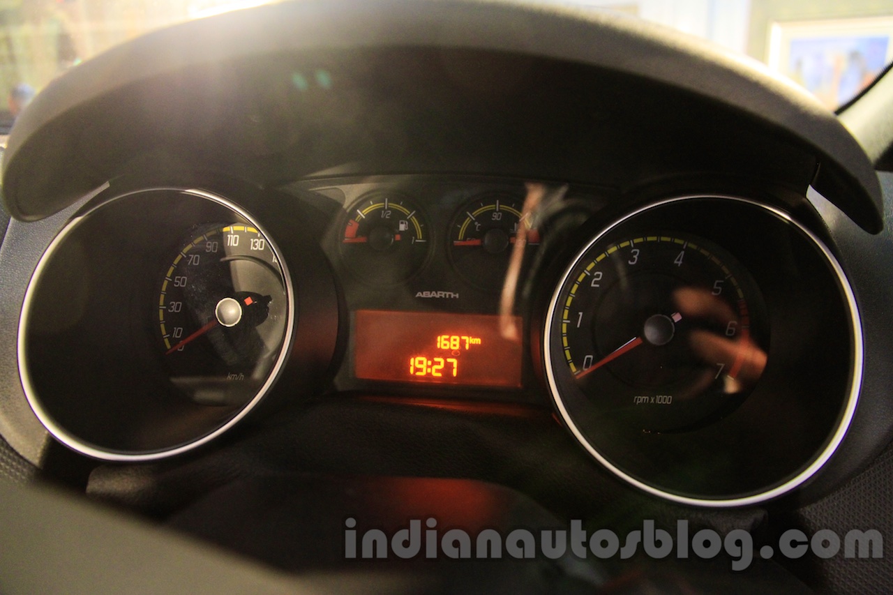Fiat Abarth Punto cluster