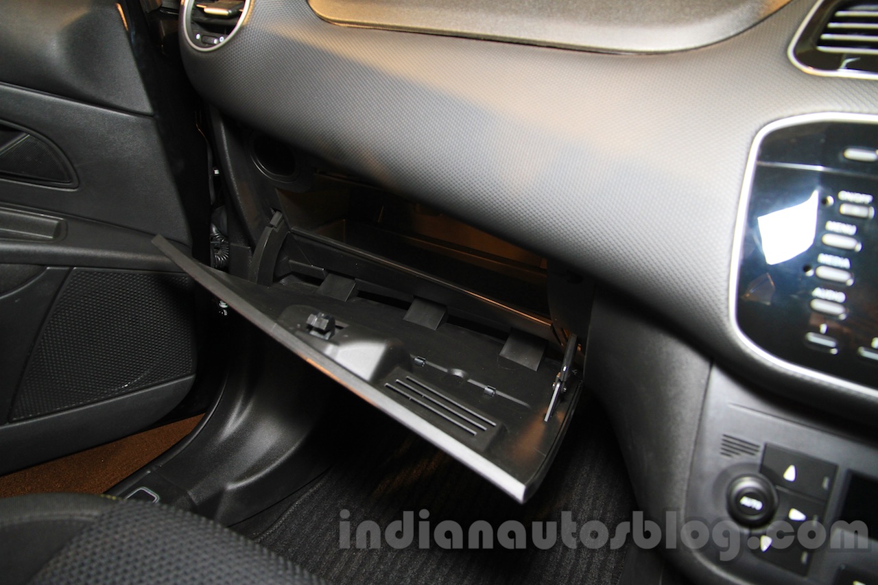 Fiat Abarth Punto glovebox