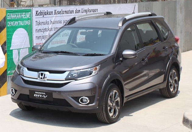  Honda  BR V  in Urban Titanium shade seen for the first time