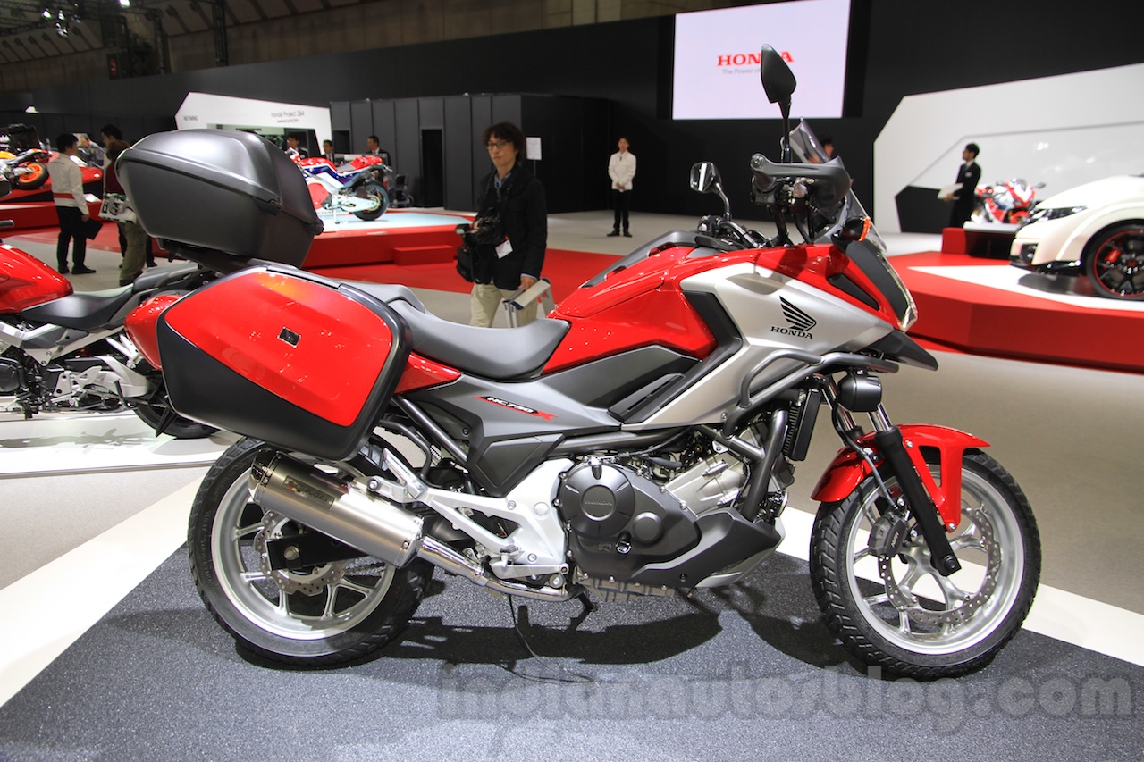 Honda NC750X side at the 2015 Tokyo Motor Show