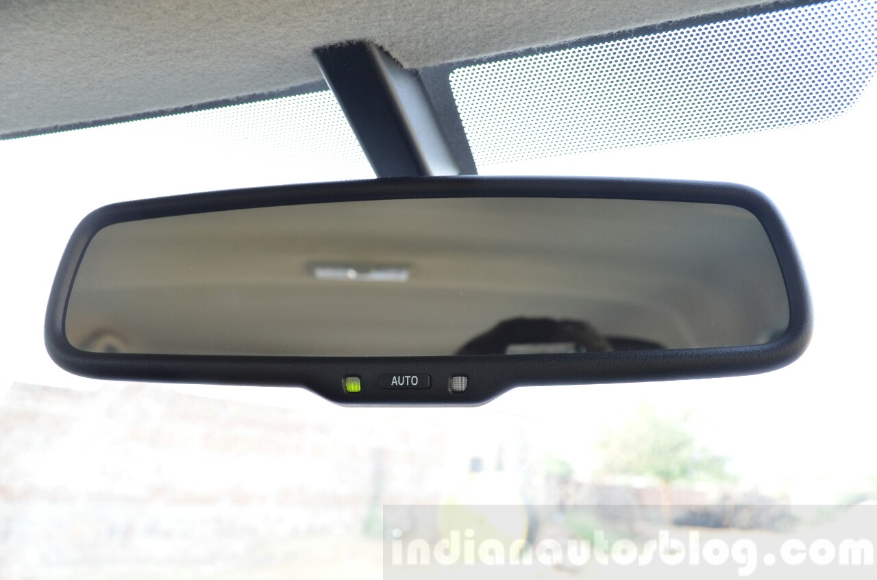 Maruti Baleno Diesel internal rear view mirror Review