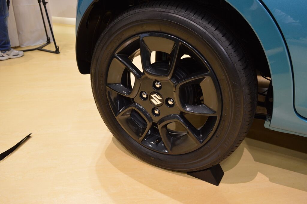 Suzuki Ignis wheels at 2015 Tokyo Motor Show