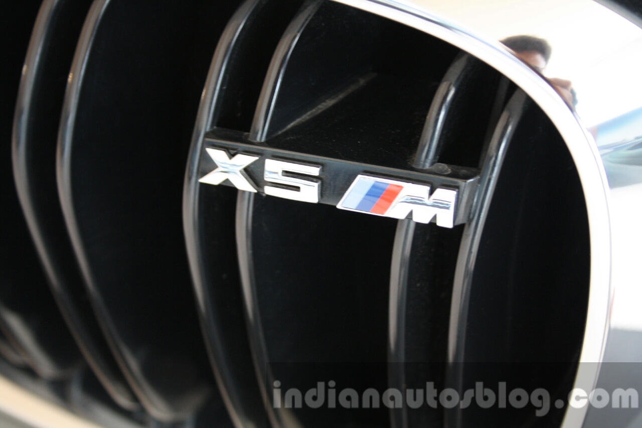 2015 BMW X5 M grille badge first drive review