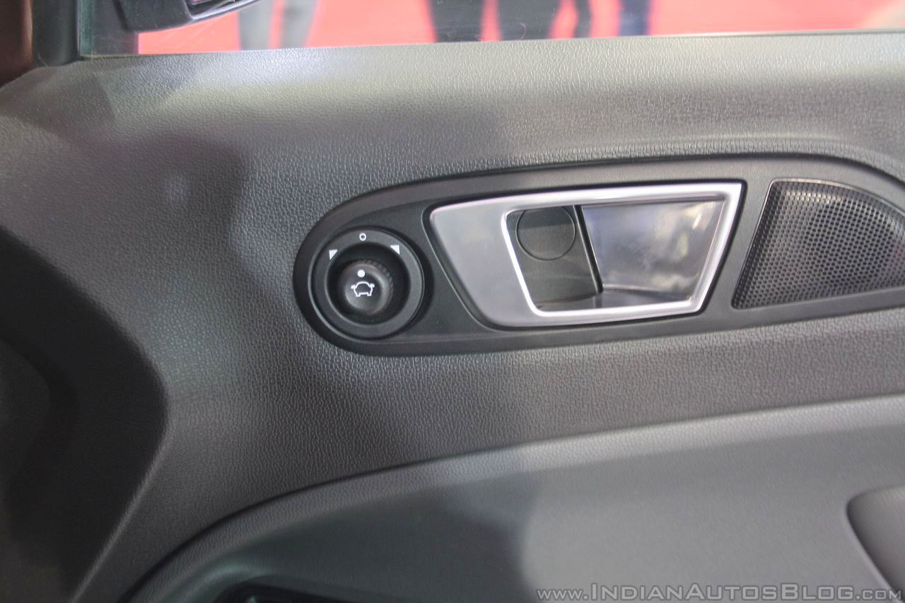 2016 Ford EcoSport mirror adjustment at APS 2015