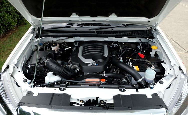 2016 Isuzu D-Max (facelift) engine bay In Images