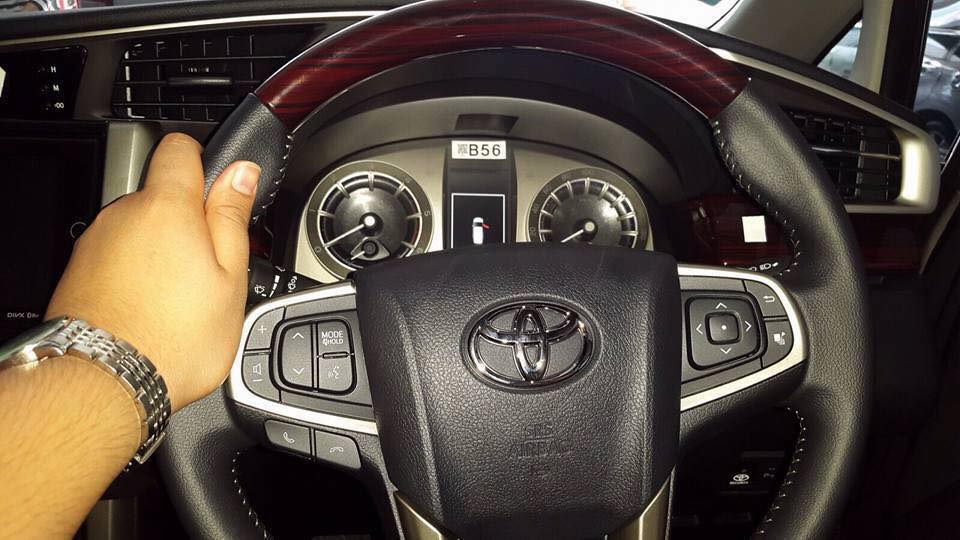 2016 Toyota Innova steering dealer spied