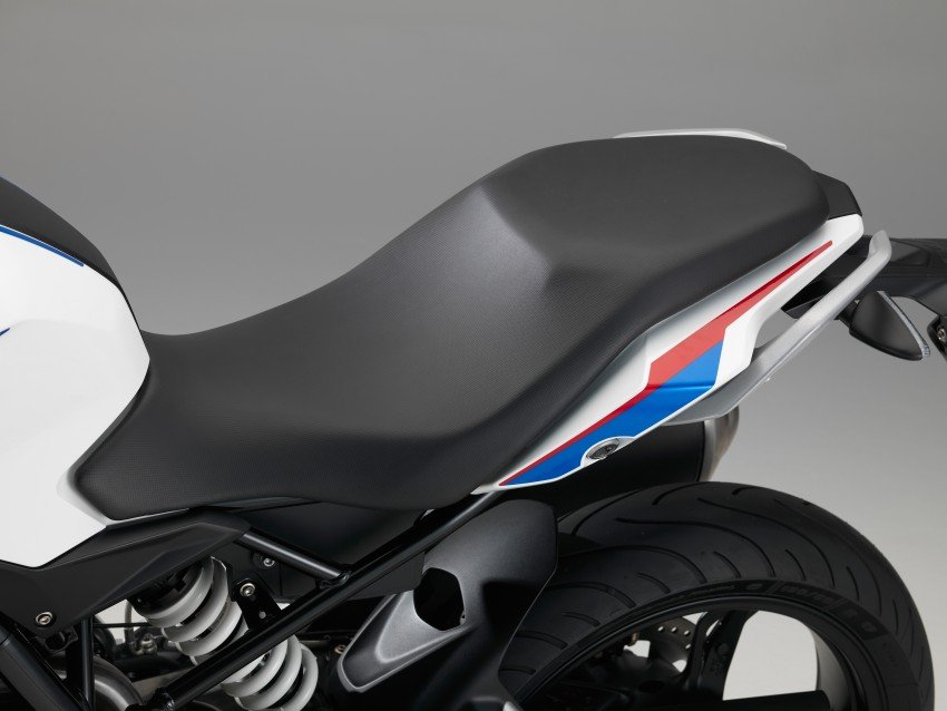 BMW G310R seat unveiled