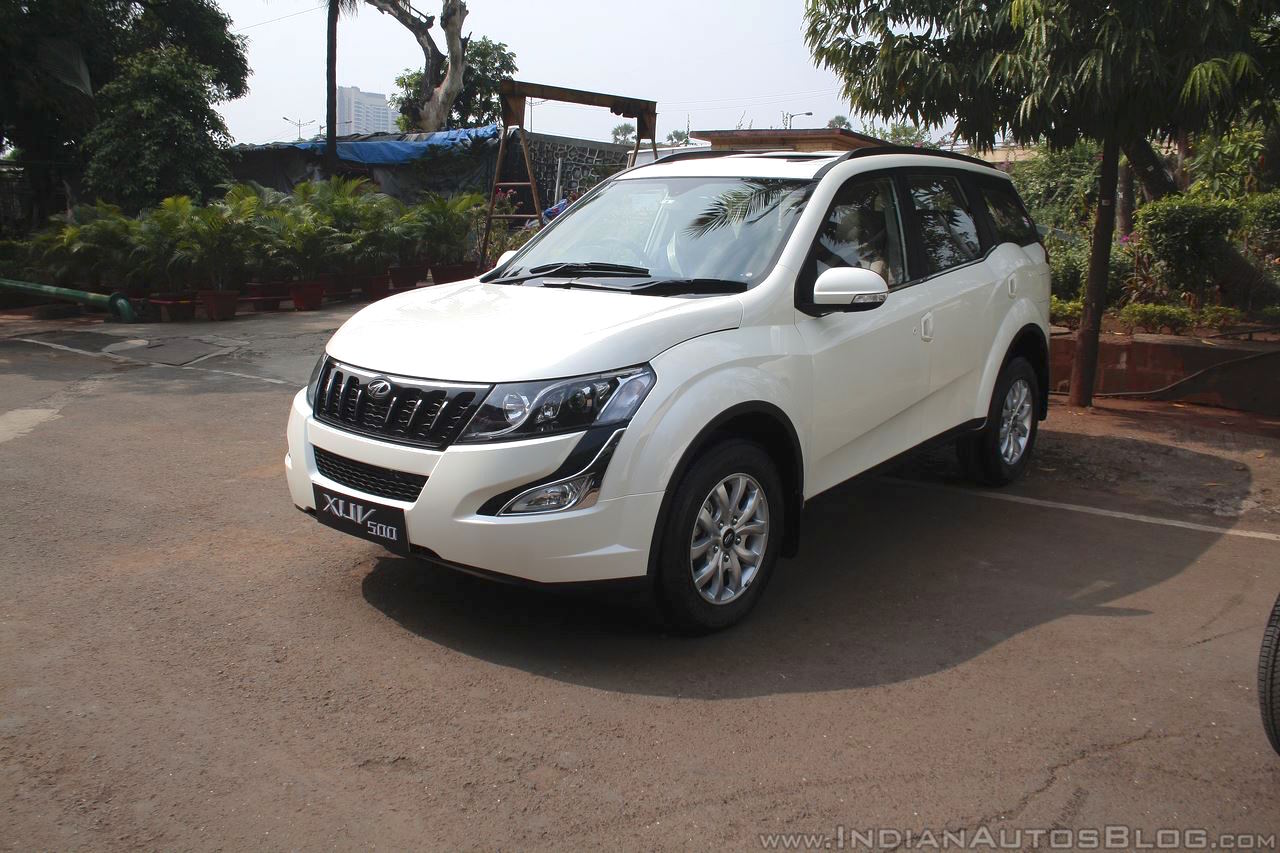 Mahindra XUV 500 Automatic front quarter