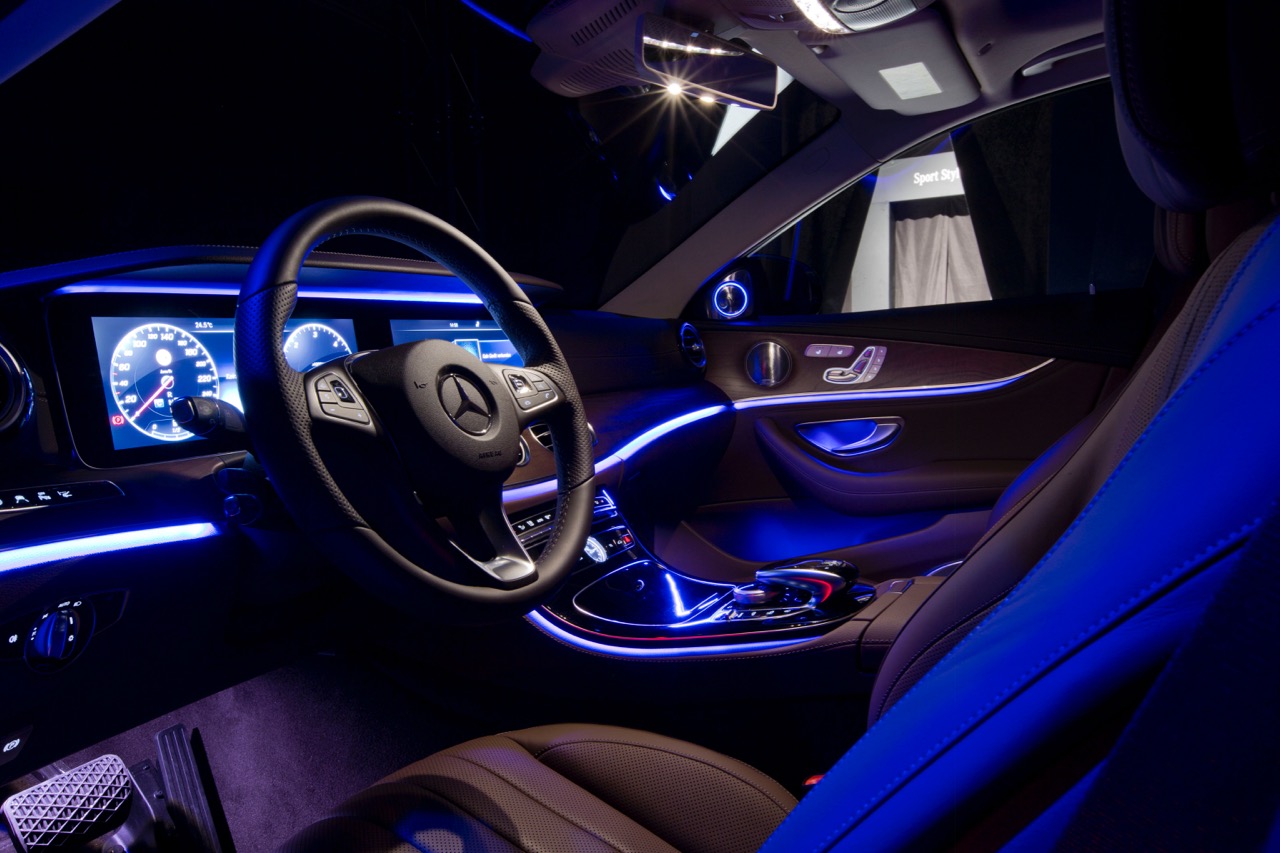 mercedes-ambient-lighting-takes-the-eqs-interior-to-a-whole-new-level