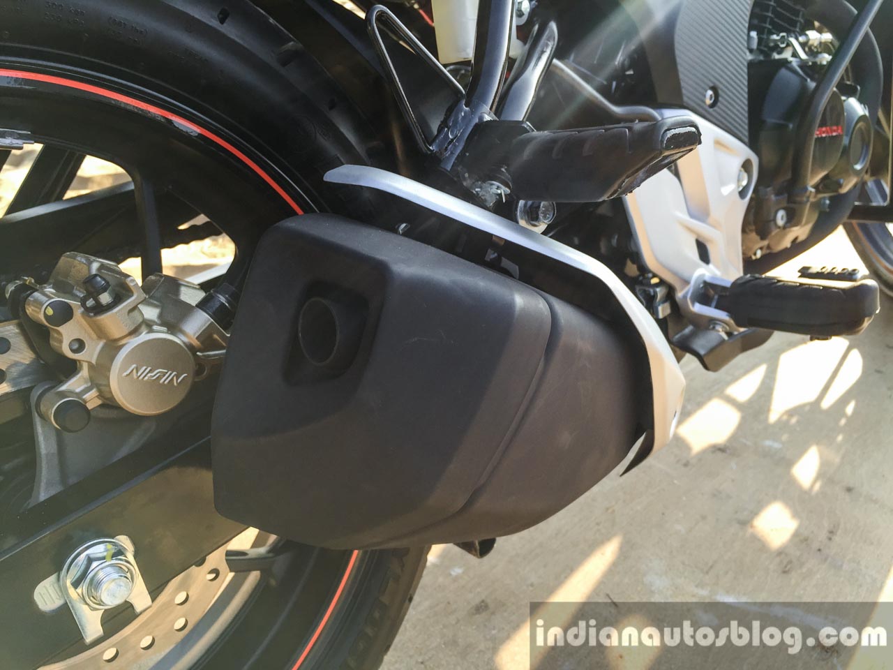 Honda CB 160R orange with stickering silencer launched