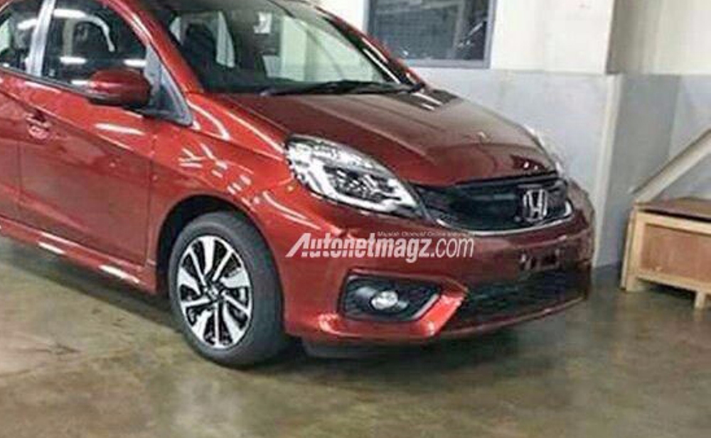 Honda Brio RS facelift front spied