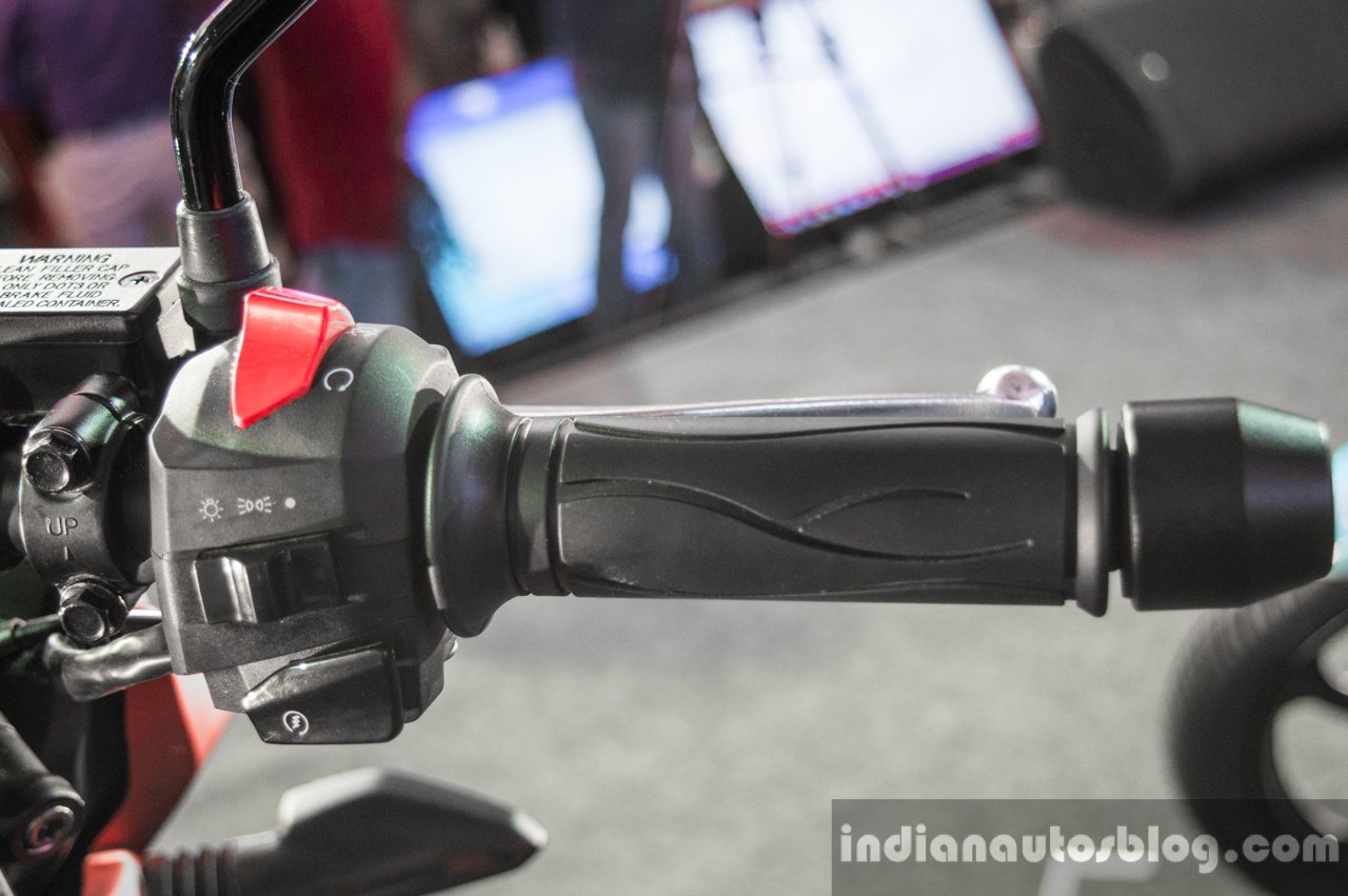TVS Apache RTR 200 4V right handle switchgear launched