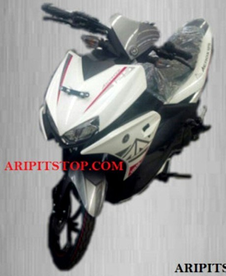 Yamaha Aerox 125 LC white front fascia spied