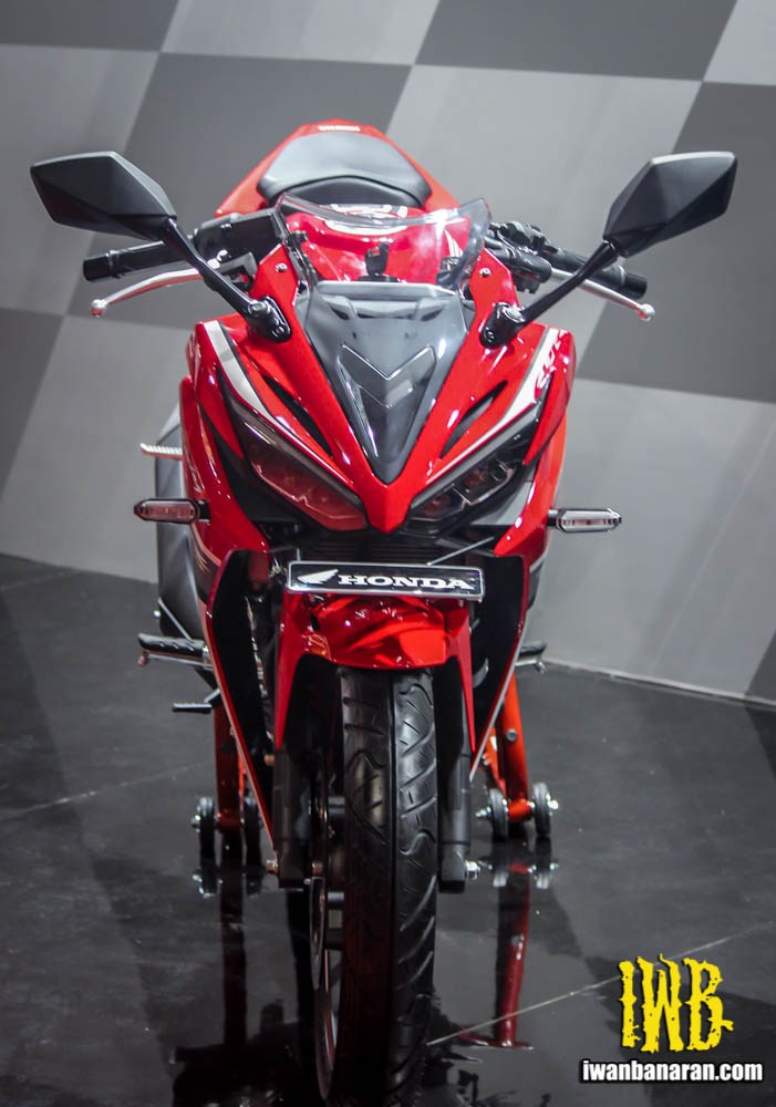 2016 Honda CBR150R red front launched in Indonesia