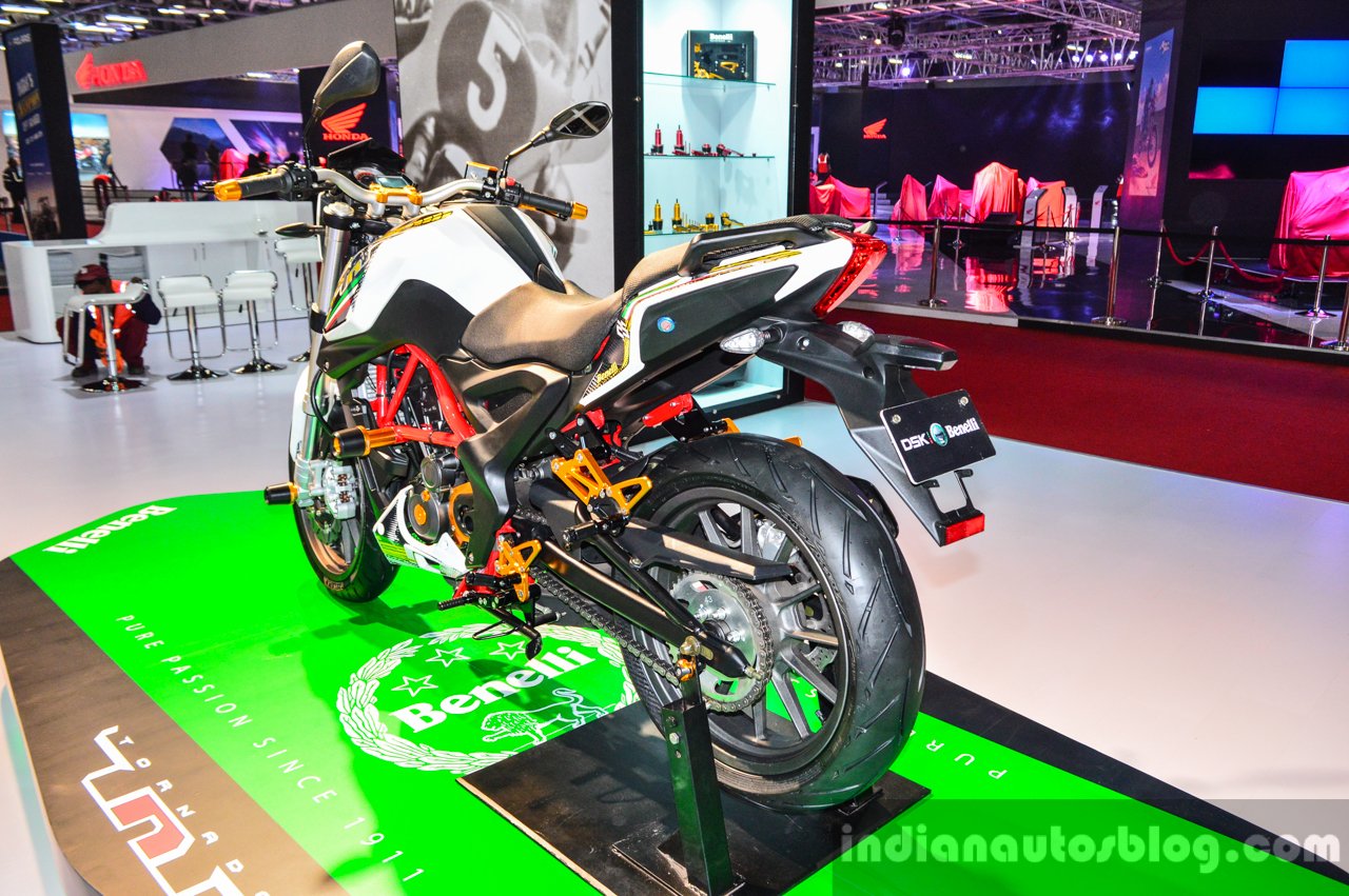 Benelli TNT 25 accessories white at Auto Expo 2016