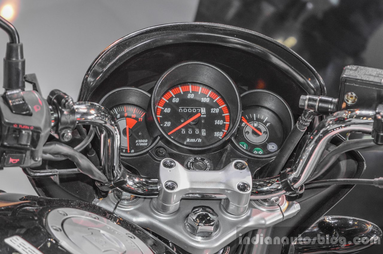 Honda CB Unicorn 150 speedometer at Auto Expo 2016