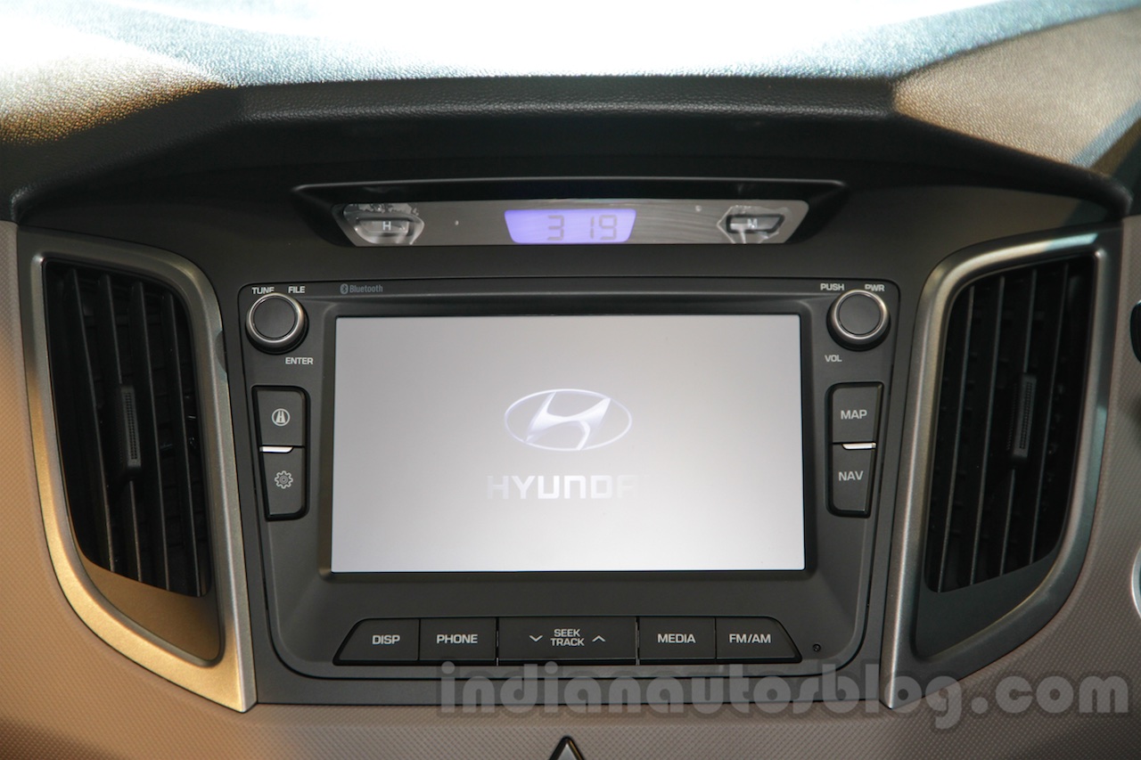 Hyundai Creta infotainment system at Auto Expo 2016