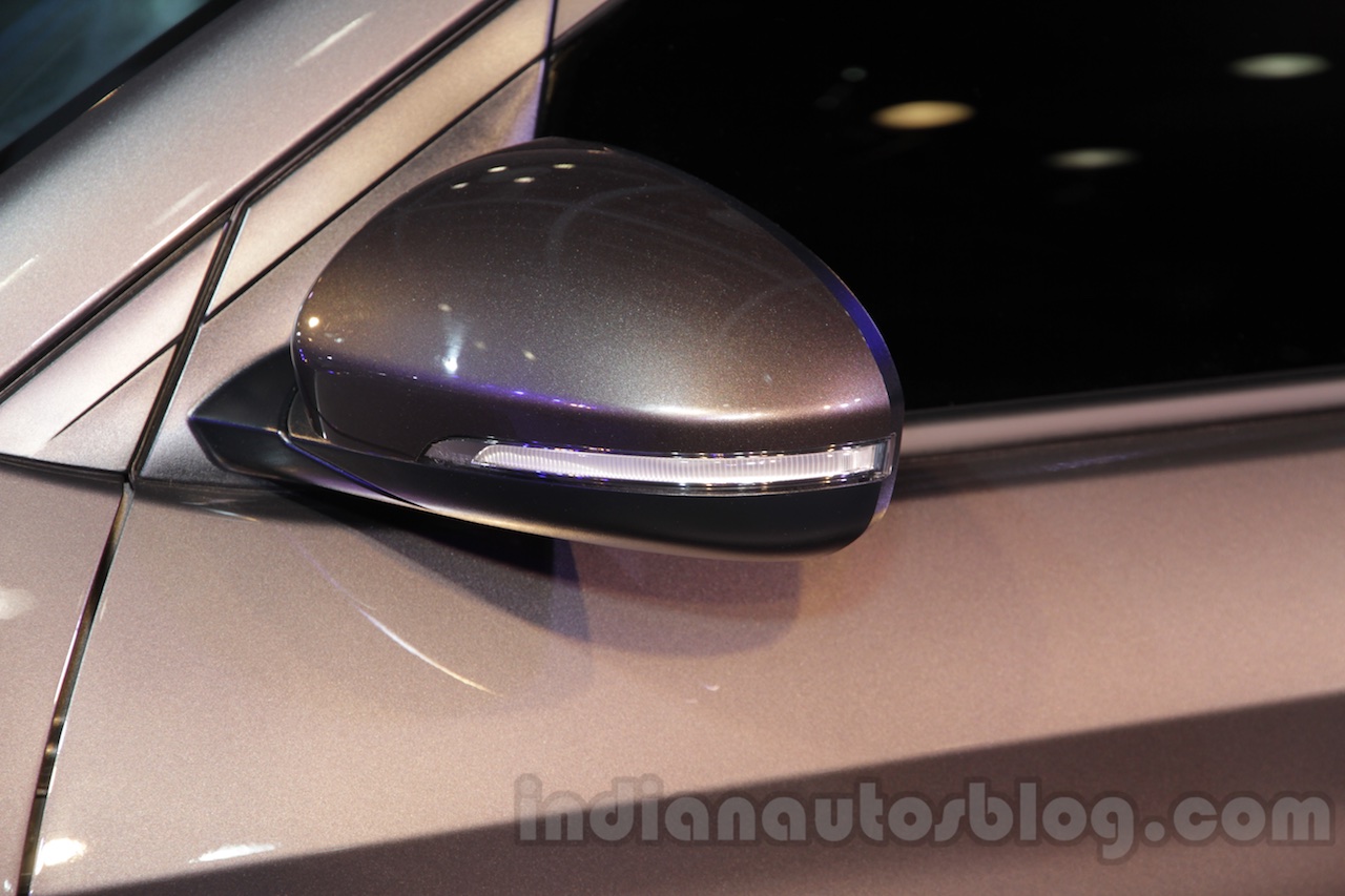 Hyundai Tucson wing mirror at Auto Expo 2016