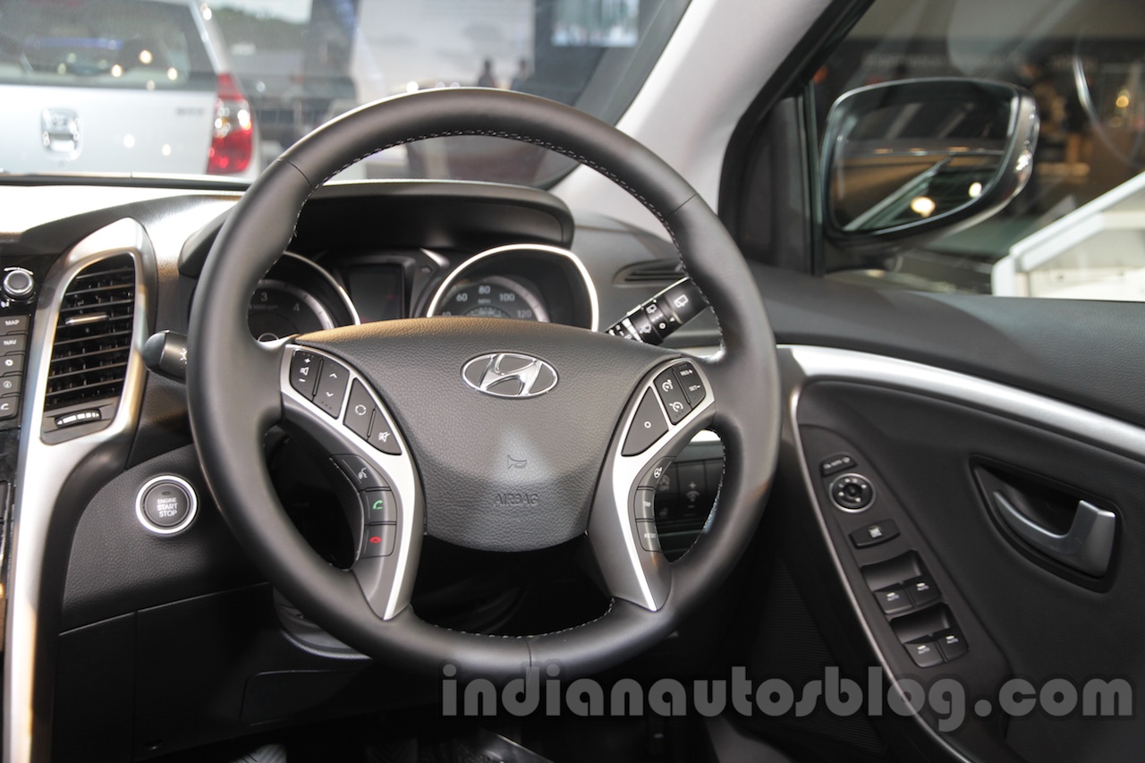 Hyundai i30 steering wheel at 2016 Auto Expo