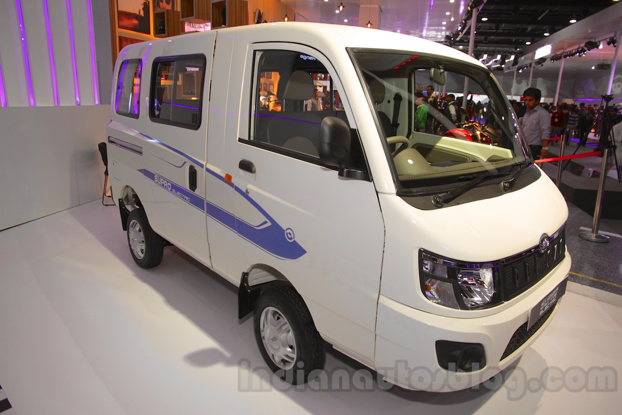 Mahindra Supro Electric front three quarter right at Auto Expo 2016