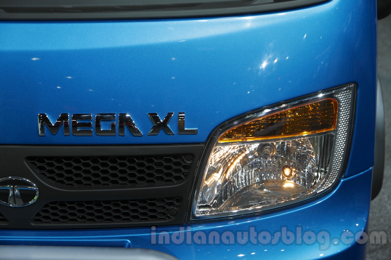 Tata Ace Mega XL headlamp detail at Auto Expo 2016