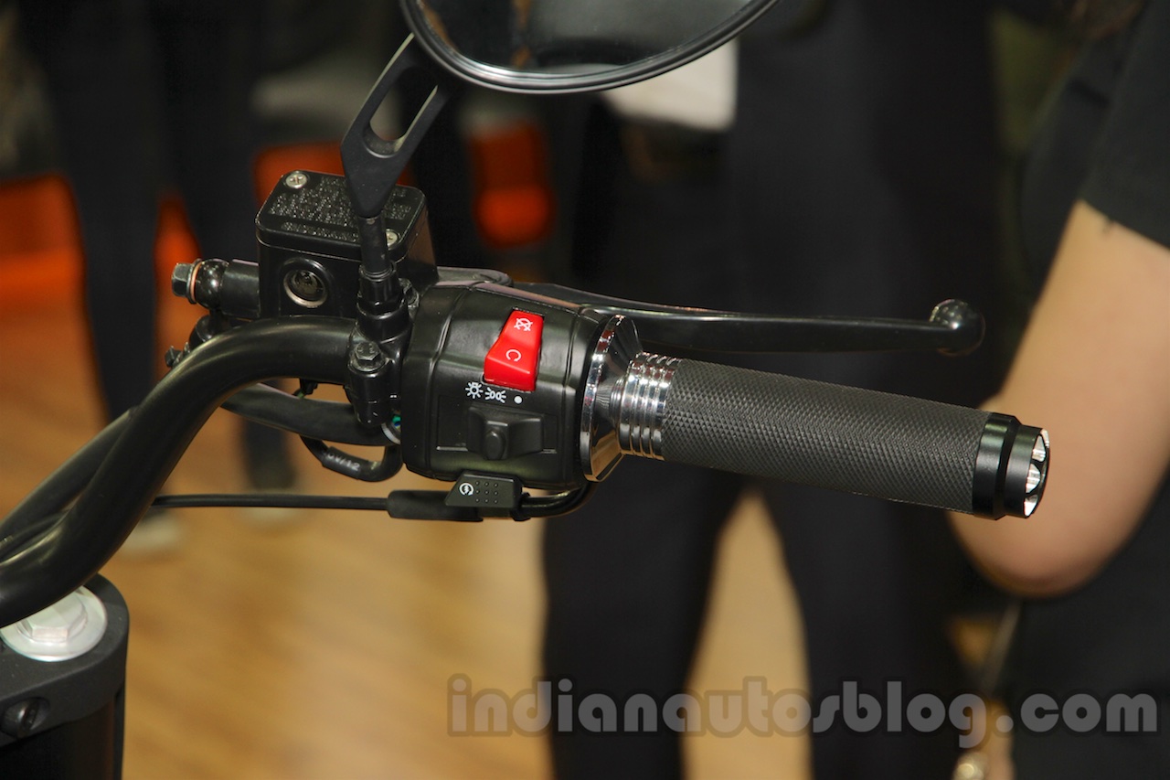 UM Renegade Commando handlebar right at Auto Expo 2016