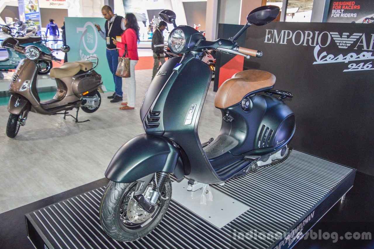 Vespa 946 Armani 125 at Auto Expo 2016