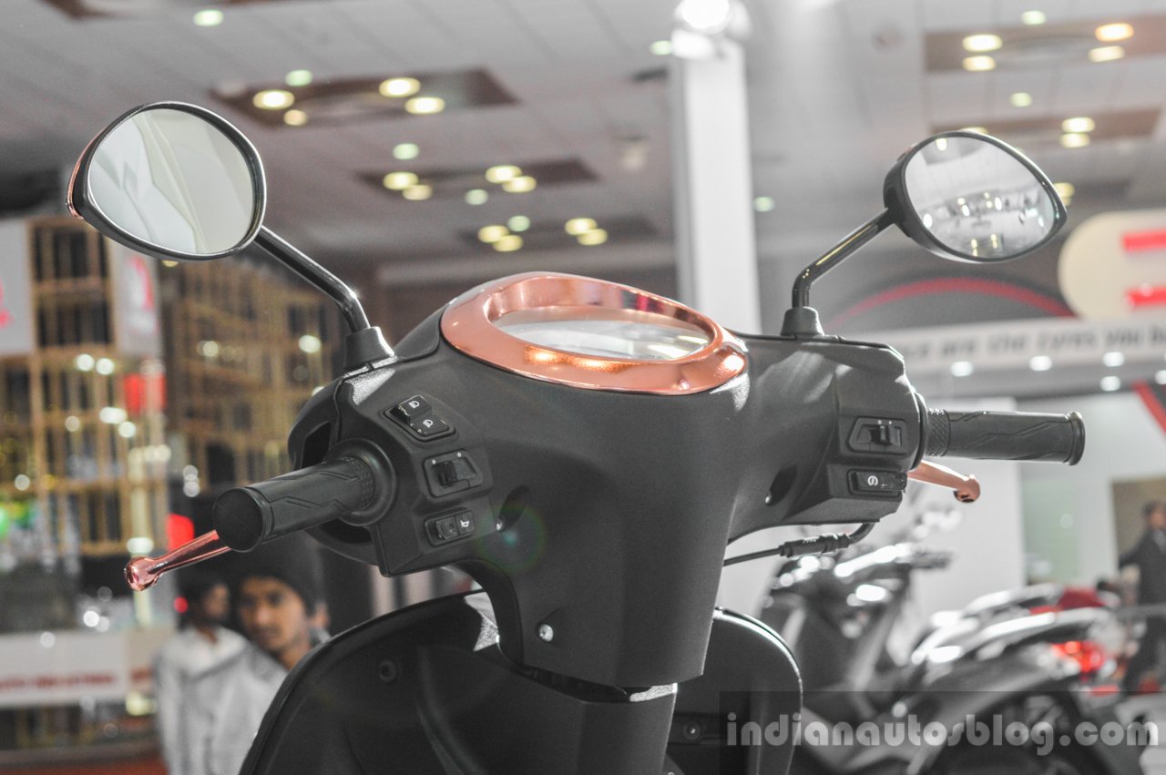 Yamaha Fascino X Special Edition speedometer at Auto Expo 2016