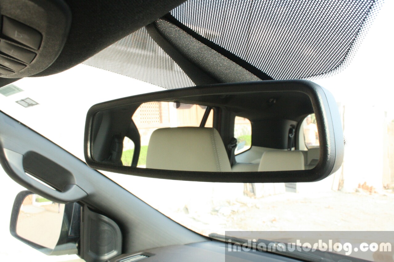 2016 Ford Endeavour 2.2 AT Titanium auto dimming IRVM Review