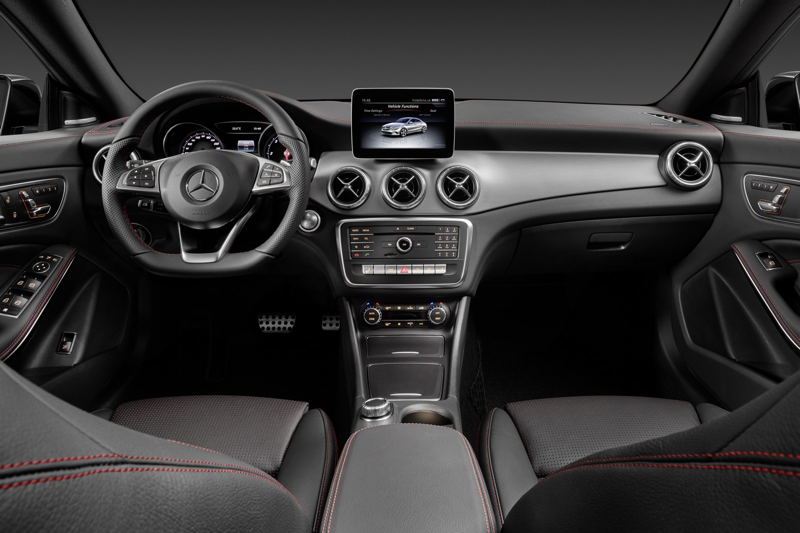 https://img.indianautosblog.com/2016/03/2016-Mercedes-CLA-facelift-interior-unveiled.jpg