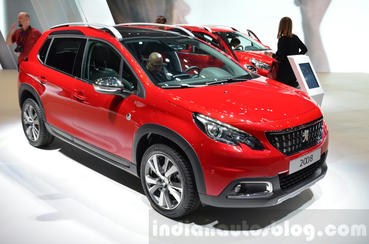 2016 Peugeot 2008 (facelift) front three quarter at the 