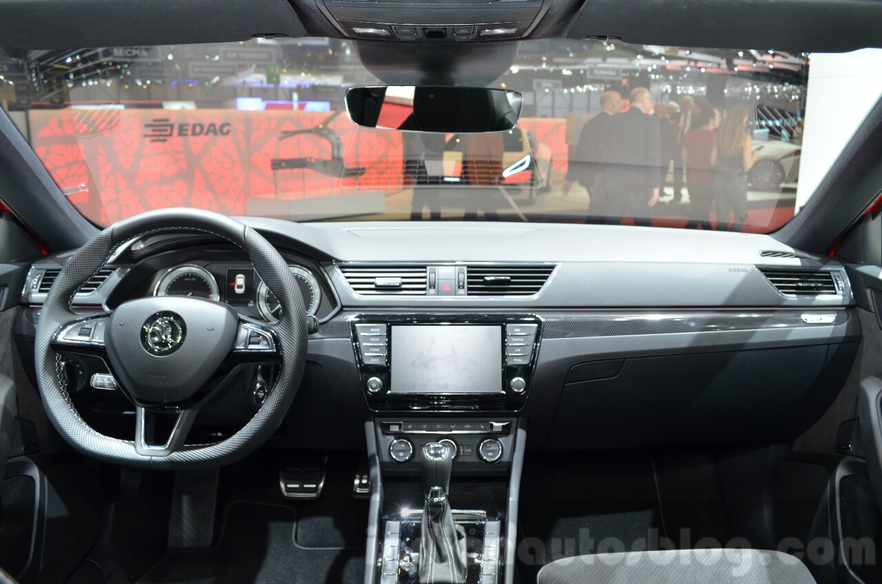 2016 Skoda Superb SportLine dashboard at 2016 Geneva Motor Show