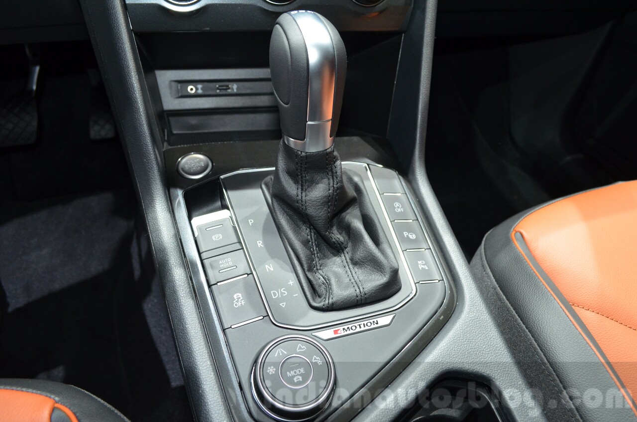 VW Tiguan console at the 2016 Geneva Motor Show