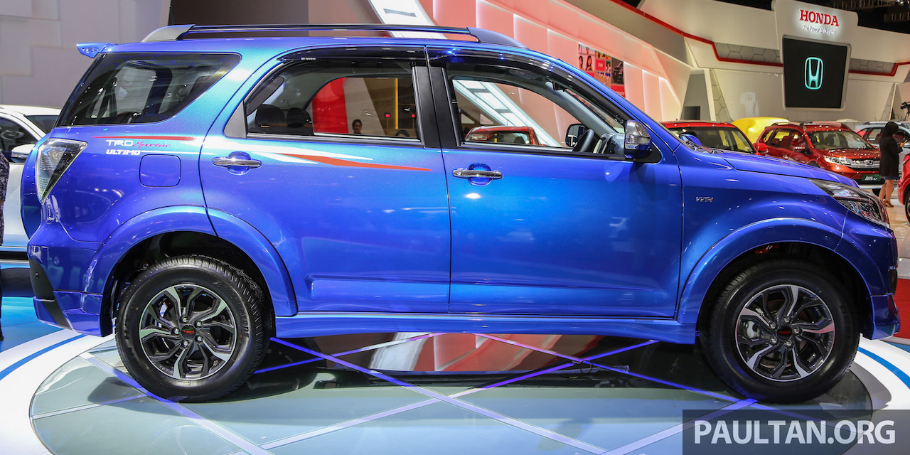 2016 Toyota Rush (facelift) side showcased at IIMS 2016
