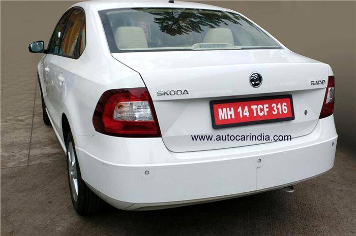 Skoda rapid deals back bumper