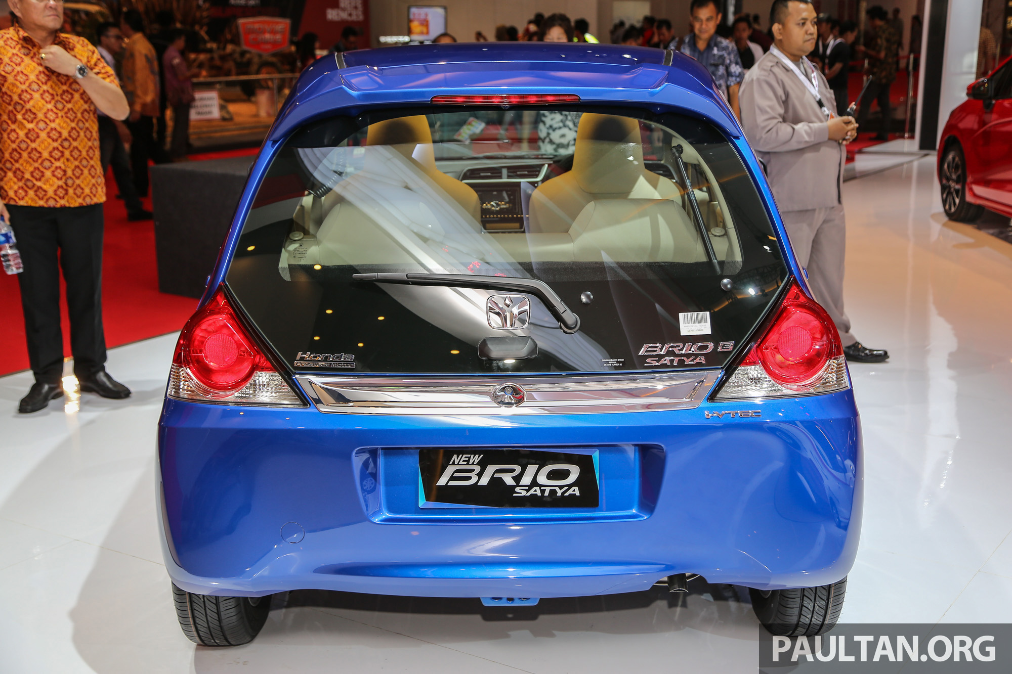 Honda Brio facelift blue rear unveiled at IIMS 2016