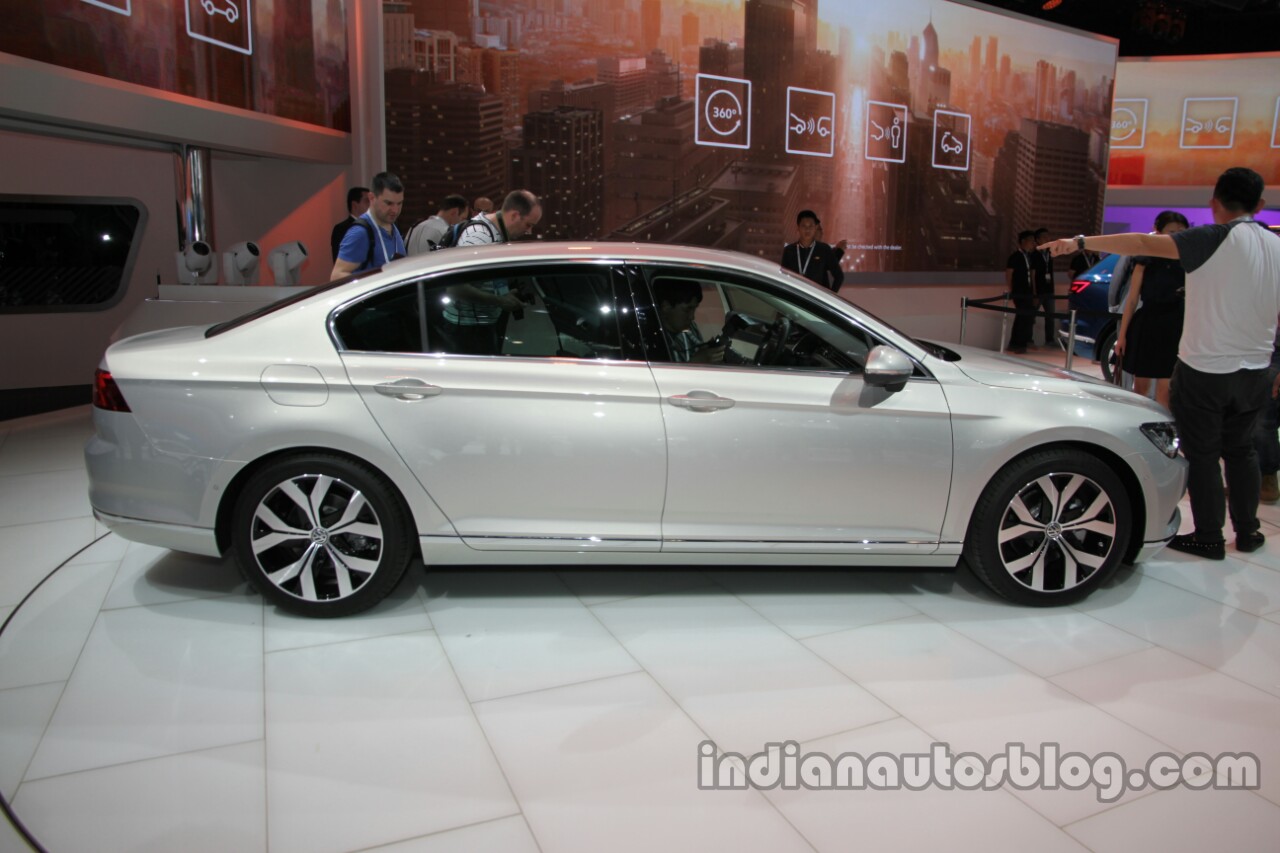 2016 VW Magotan side profile at Auto China