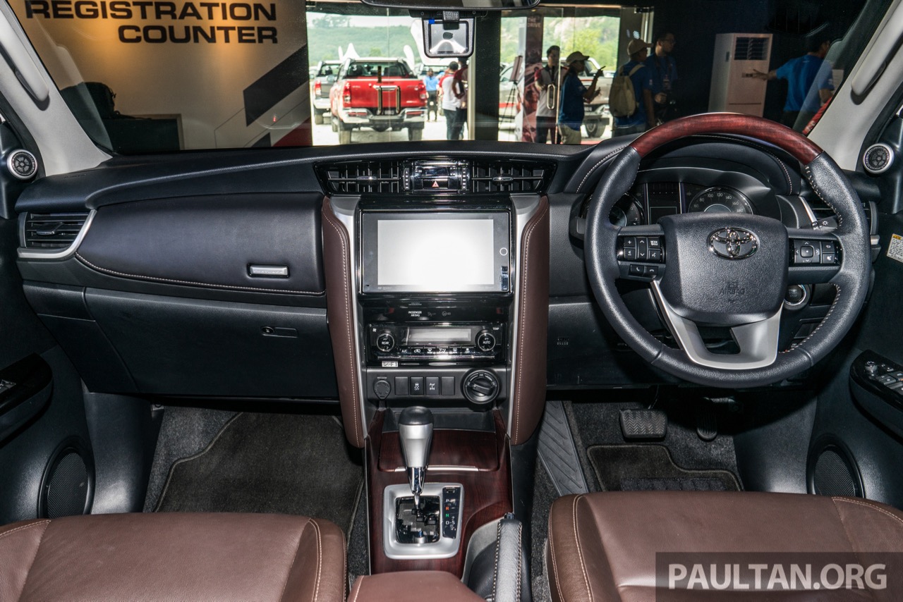 India-bound 2016 Toyota Fortuner dashboard launched in 