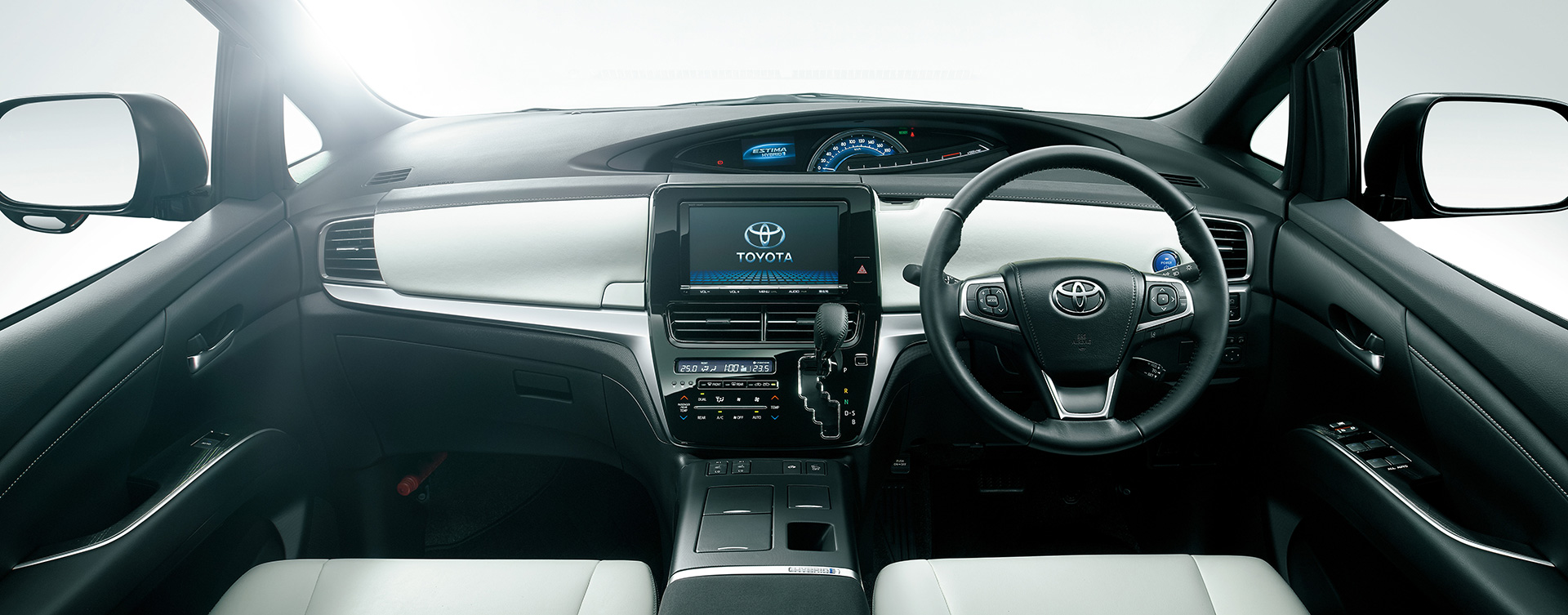 2016 Toyota Estima Hybrid (facelift) dashboard