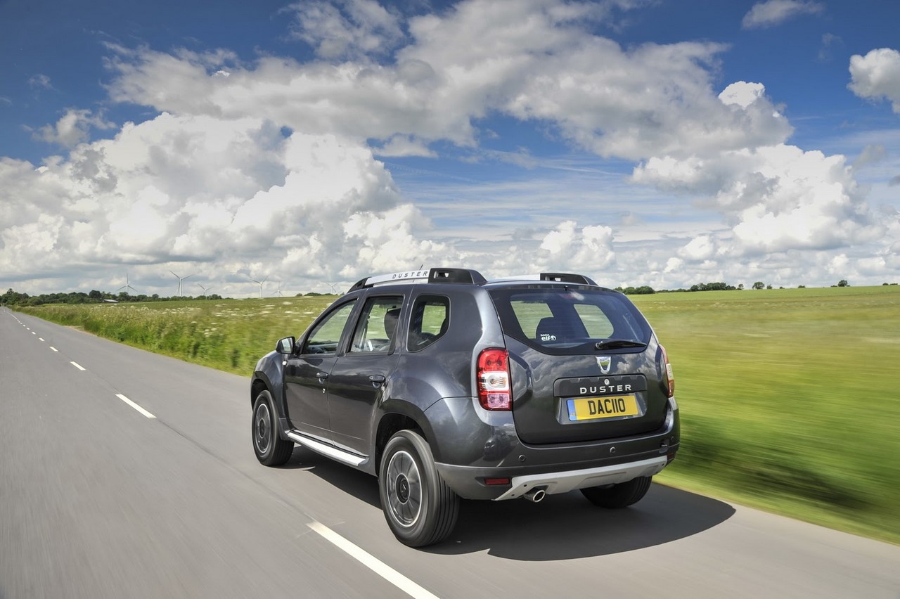 2017 Dacia Duster rear three quarters left side