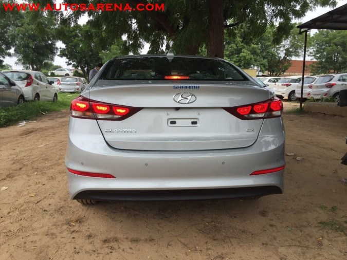 2016 Hyundai Elantra rear fully revealed in India, arrives 