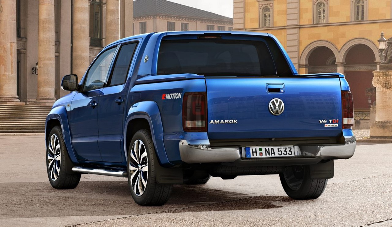 2016 VW Amarok rear three quarters