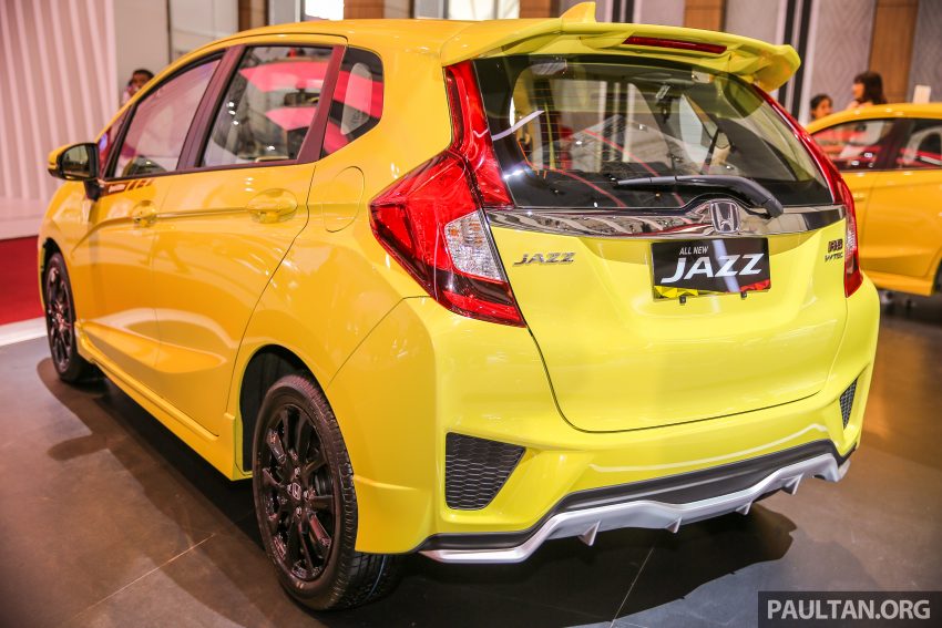  Honda  Jazz  RS  CVT  Special Edition  rear three quarter 